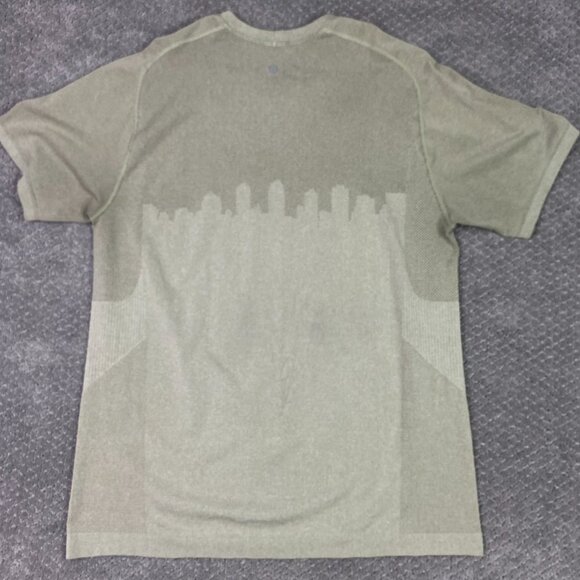 Lululemon Metal Vent Tech Shirt Mens Large Light Green City Skyline Gym Running - Picture 9 of 11